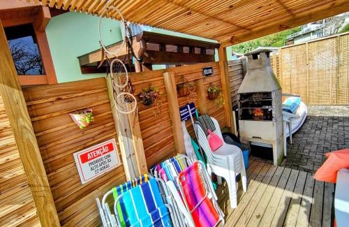 Ribeirao da Ilha House | Casa charmosa pé na areia por do sol