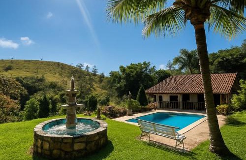 Mucunge da Grama House | Casa Cinematográfica com Piscina Area Gourmet Sauna Lago Espaço de Festa
