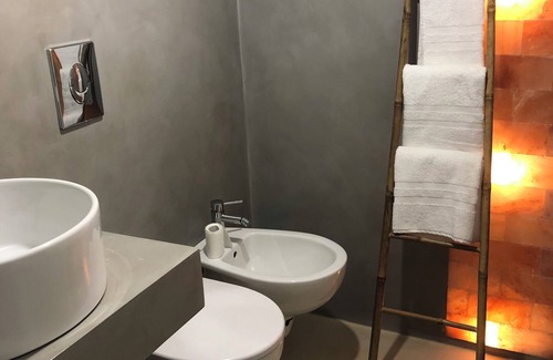 Porta Cremona-Volta Hotel | Casa Citta Charming 2-bedroom apartment with AC, WiFi in gorgeous Brescia