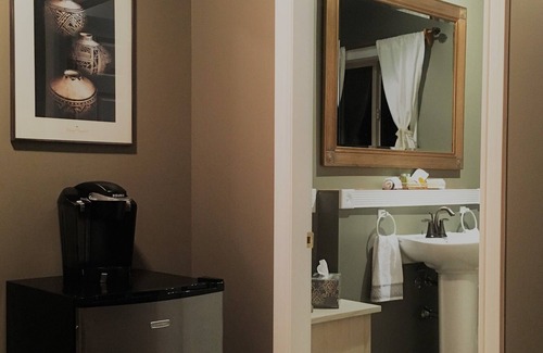 Okanagan-Similkameen Bed & Breakfast | Casa Colina Bed & Breakfast - Luxury King Suite