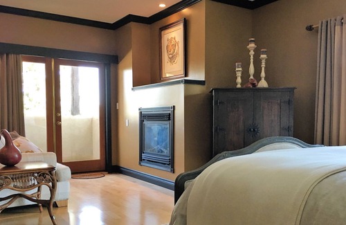 Okanagan-Similkameen Bed & Breakfast | Casa Colina Bed & Breakfast - Luxury King Suite