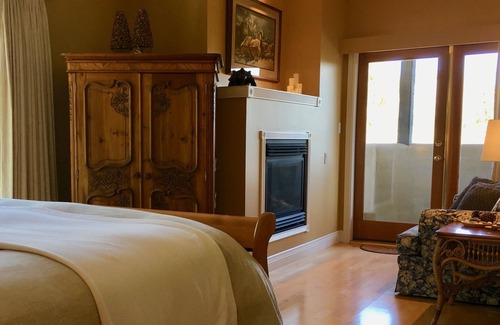 Okanagan-Similkameen Bed & Breakfast | Casa Colina Bed & Breakfast - The Oriental Queen Suite