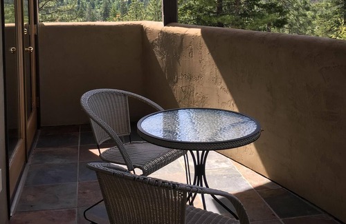 Okanagan-Similkameen Bed & Breakfast | Casa Colina Bed & Breakfast - The West Queen Suite