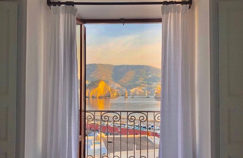 Ponza Villa | Casa Colonna, villa with stunning views of the harbour
