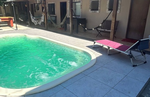 Rasa House | Casa com 3 Suites e com Cozinha e Quintal com Churrasqueira e Piscina