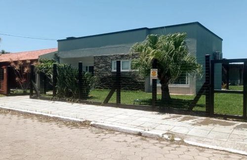 Xangri-La House | Casa com 4 dormitórios e piscina em Xangri-lá