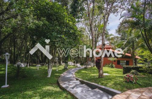Ibiuna House | Casa com ampla área verde e piscina em Ibiúna