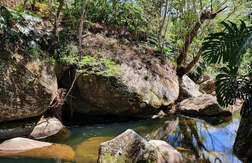 Itaipava Villa | Casa com cachoeira e rio particular
