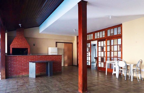 Jardim Imperador House | Casa com lazer a 500 metros da praia em Peruíbe