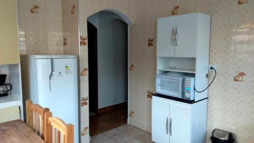 Parque Oasis House | Casa com lazer e a 200 m da praia em Peruibe SP