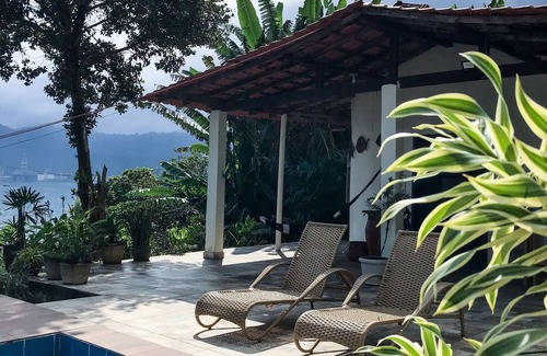 Biscaia House | Casa com Linda Vista Para o mar e Acesso ao mar em Angra dos Reis