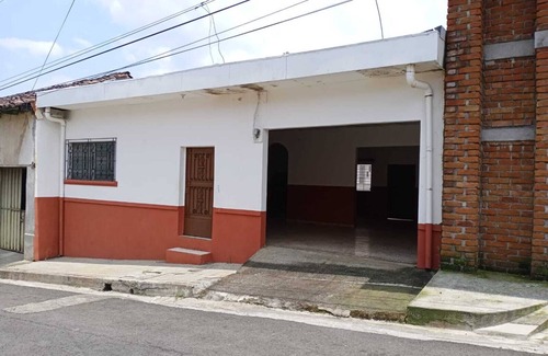 Ahuachapan House | Casa completa, 8 Invitados, 3 recamaras, 2 banios, Extra invitados 10.00 por dia