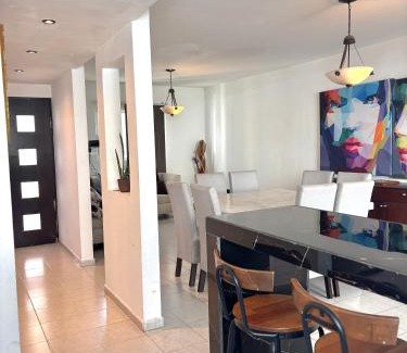 Torreon House | Casa completa y equipada 4 habitaciones 6 camas asador y juguetes para niños A 10 minutos de parques industriales, clínicas 71 y 16 del IMSS y del ISSSTE juegos Arcade