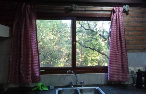 Merlo House | Casa con amplias comodidades y enclavada en un lugar de naturaleza y montaña.