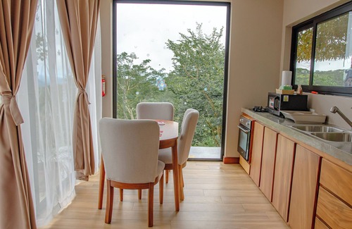 Pacuare Reserve Apartment | Casa con Jardín de Pitahaya, Igual Para Realizar Teletrabajo en la Naturaleza