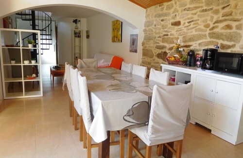 Meano House | Casa con Jardin en el Salnes