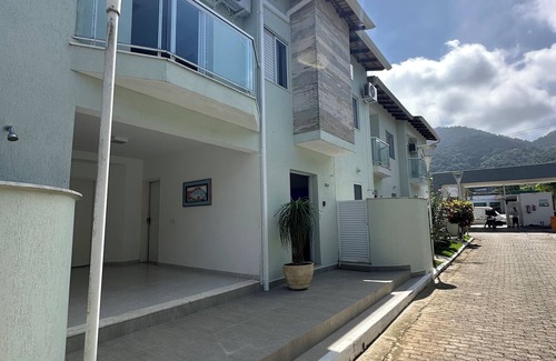 Pereque-Mirim House | Casa Condomínio Tranquilo e Familiar, com Piscina, Churrasqueira e Área de Jogos