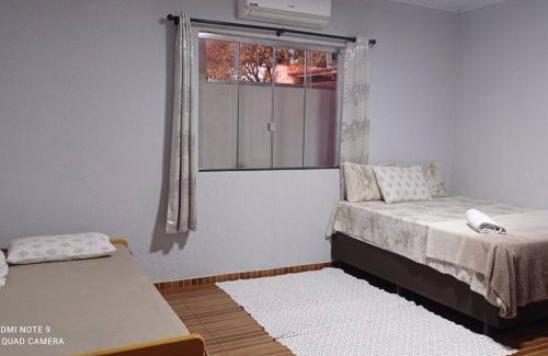 Campo Mourao House | Casa Confortável arejada ar condicionado quente e frio 2 quartos ,2 banheiros ,2 vagas de garagem