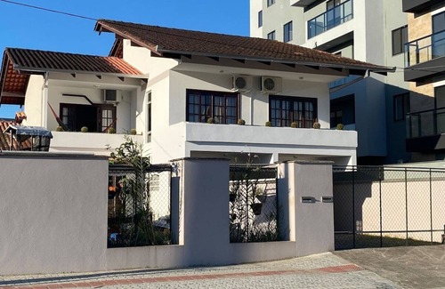 Joinville House | Casa Confortável