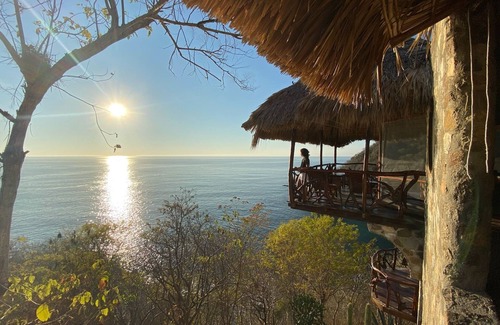Arroyo Cruz House | Casa Contrada: Secluded Beach House in Oaxaca with Private Beach