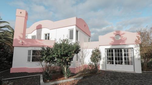 Madalena House | Casa Cor de Rosa