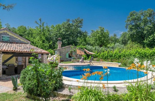 Zupanici House | Casa Corona