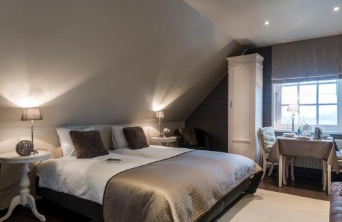 Lokeren Apartment | Casa-Cosi, tourist & business suites & flats with reserved parking and private terraces in shared garden with seasonal pool included, private sauna bookable