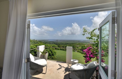 Florida House | Casa Cumbre : Views of the Atlantic and Caribbean Sea with pool