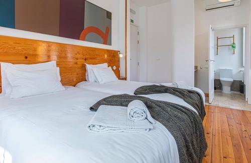Santa Maria e Sao Miguel House | Casa da Estefânea | Quarto 6 Self Check-in Online