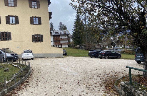 Cortina d'Ampezzo Apartment | Casa Da l'Oio with balcony and Dolomites view