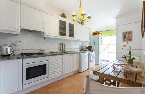 Olhos D'Agua Condo | Casa da Praia n3 minutes walk from Olhos de Agua beach