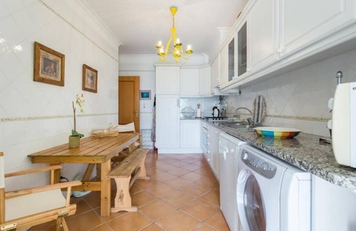 Olhos D'Agua Condo | Casa da Praia n3 minutes walk from Olhos de Agua beach
