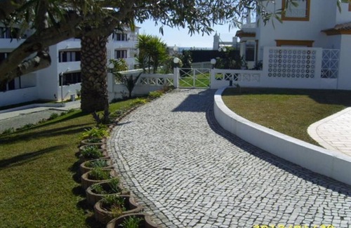 Olhos D'Agua Condo | Casa da Praia n3 minutes walk from Olhos de Agua beach