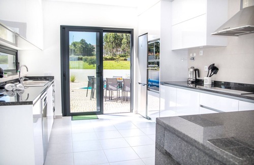 Caldas da Rainha Villa | Casa da Serra - Holiday Villa with Private Pool By SCH