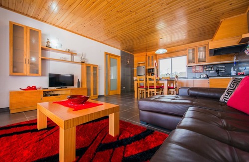 Calheta de Nesquim Apartment | Casa da Vigia 2 bedroom apartment for 4 people in Calheta de Nesquim