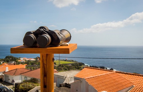 Calheta de Nesquim Apartment | Casa da Vigia 2 bedroom apartment for 4 people in Calheta de Nesquim