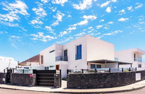 Tahiche House | casa daniela lanzarote heated pool and wifi