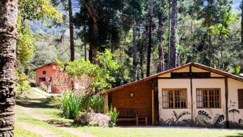 Aiuruoca House | Casa das Araucárias, no Vale do Matutu, Aiuruoca-MG