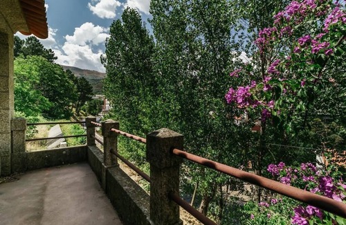 Covilha Cottage | Casa das Essências, Country House in the City