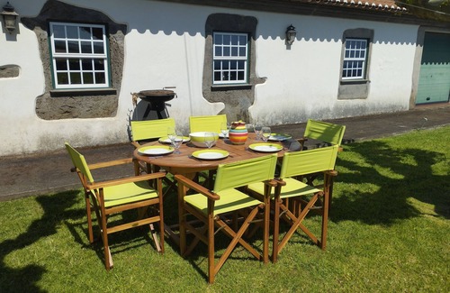 Altares House | Casa das Vaquinhas, charming retreat located on the picturesque Terceira island
