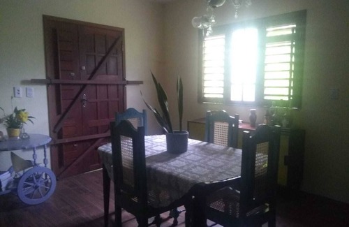 Pacoti Cottage | Casa de Campo em Sitio, com um Belo Jardim e Fogueira. Aceitamos Pets