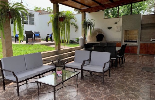 Pachacamac House | Casa de campo Pachacamac, piscina, parrilla totalmente equipada.