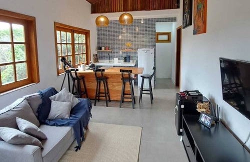 Igatu Cottage | Casa de Campo Super Aconchegante, Moderna com Varanda, 2/4 c/ Suíte