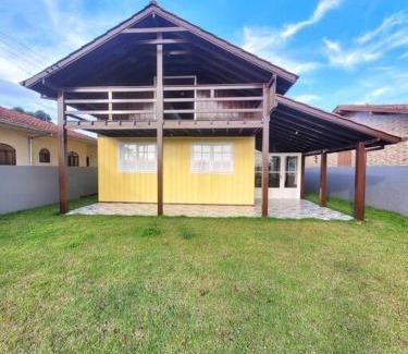 Ibiraquera House | Casa de frente para Lagoa de Ibiraquera com piscina e banheira