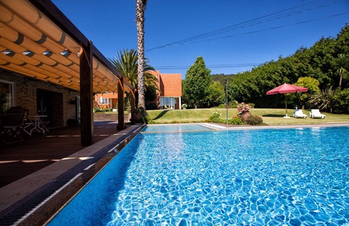 Esposende House | Casa de Goios - House w/pool surrounded by spacious gardens -Ideal for relaxing