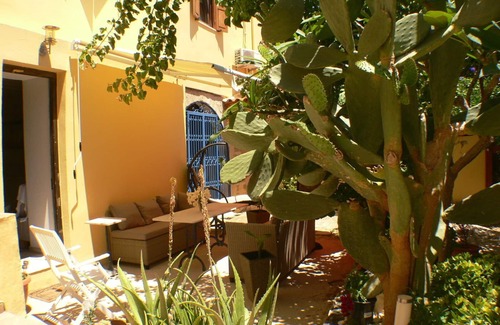Rhodes Old Town House | Casa de la Flora with private garden by Rhodes4vacation