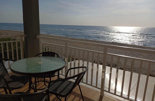 Santa Lucia House | CASA DE LEON Private Beach House