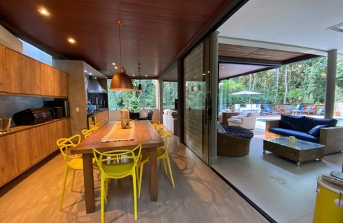 Guarutuba House | Casa de Praia de Bertioga com Piscina