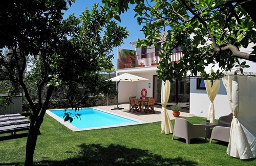 Pico Villa | Casa de Sobrado Countryside House with private pool. Recharge in nature.