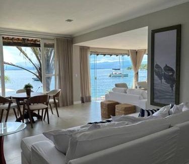 Ilha Grande House | Casa de veraneio com deck em Passa Terra, Ilha Grande